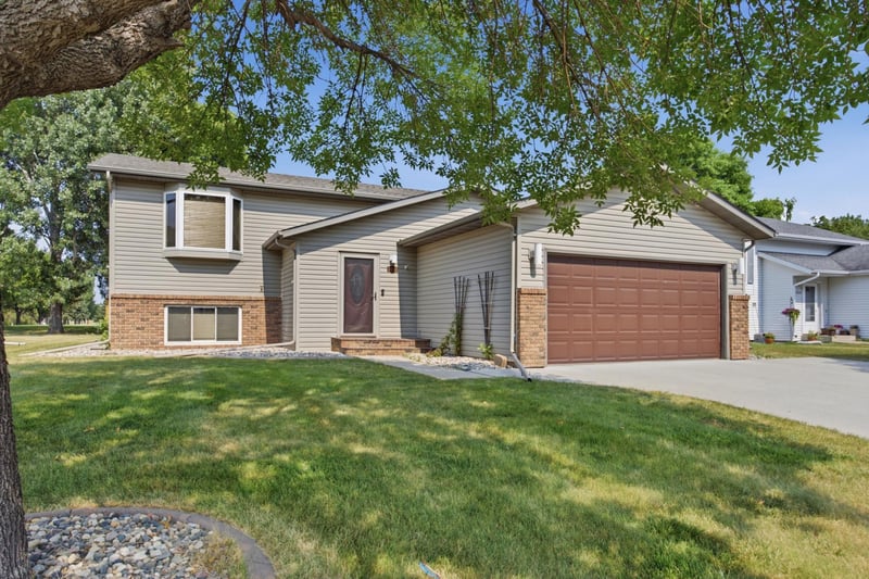 2622 29th Ave S, Moorhead, MN 56560