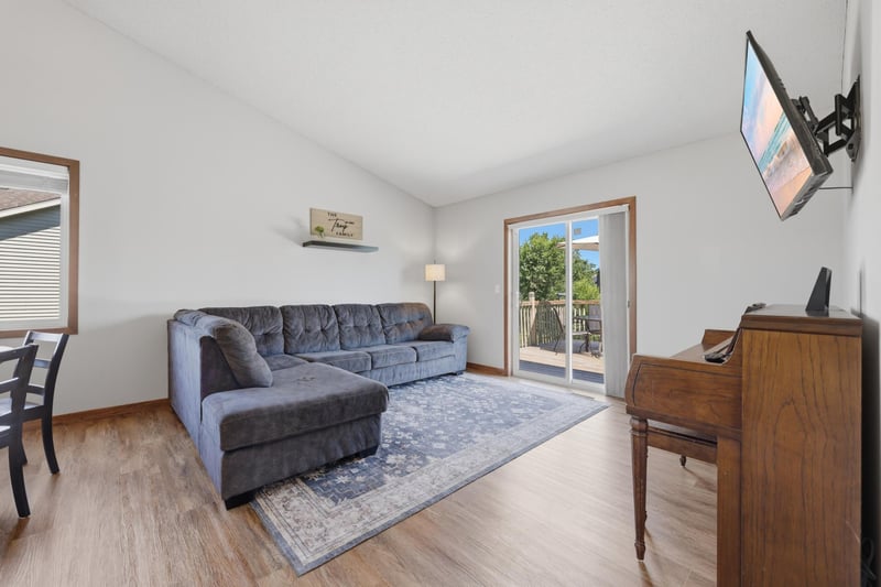 4399 87th St NE, Monticello, MN 55362