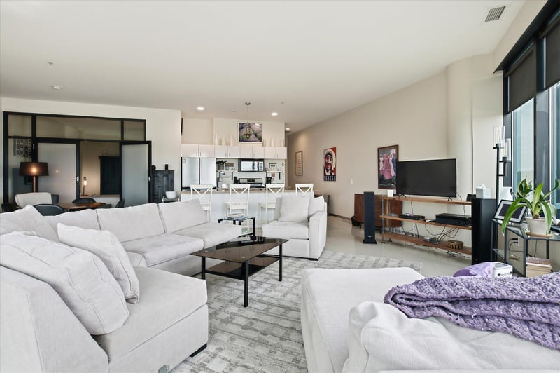 5601 Smetana Dr #512, Minnetonka, MN 55343