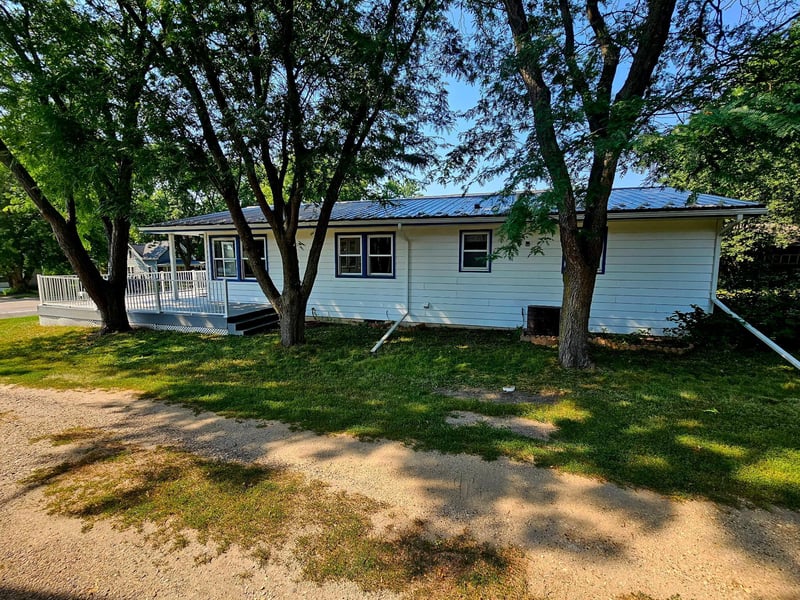 409 Fremont St S, Lake Benton, MN 56149