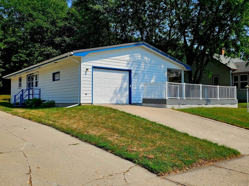409 Fremont St S, Lake Benton, MN 56149