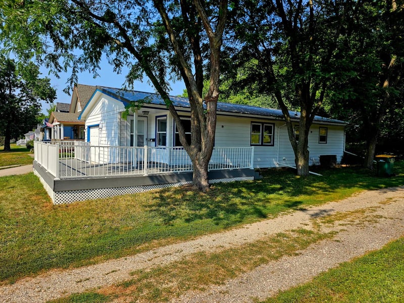 409 Fremont St S, Lake Benton, MN 56149
