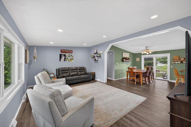 130 4th Ave NW, Elgin, MN 55932