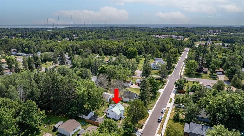 1302 Eklund Ave, Duluth, MN 55811