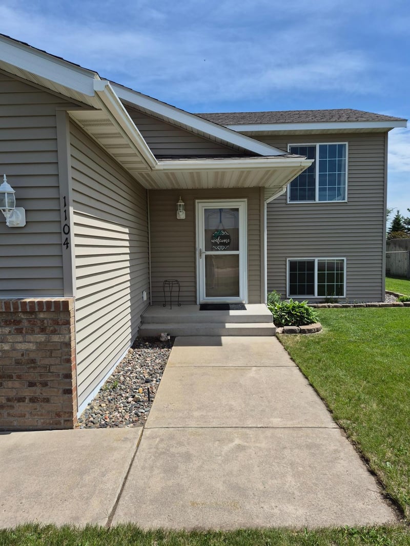1104 6th Ave NW, Rice, MN 56367