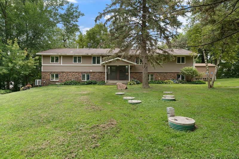 6950 French Lake Ct, Faribault, MN 55021