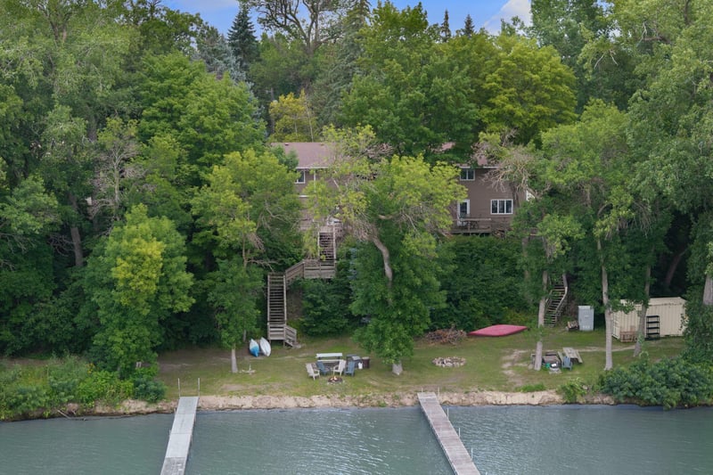 6950 French Lake Ct, Faribault, MN 55021