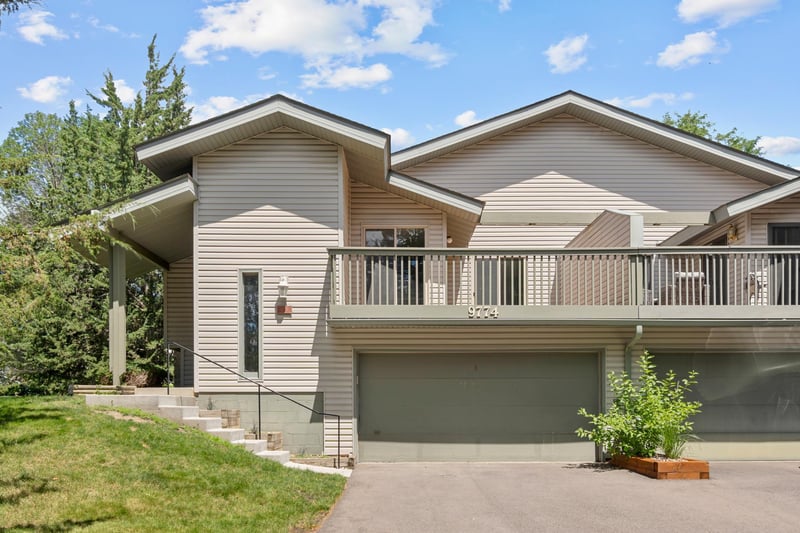9774 Dorset Ln, Eden Prairie, MN 55347