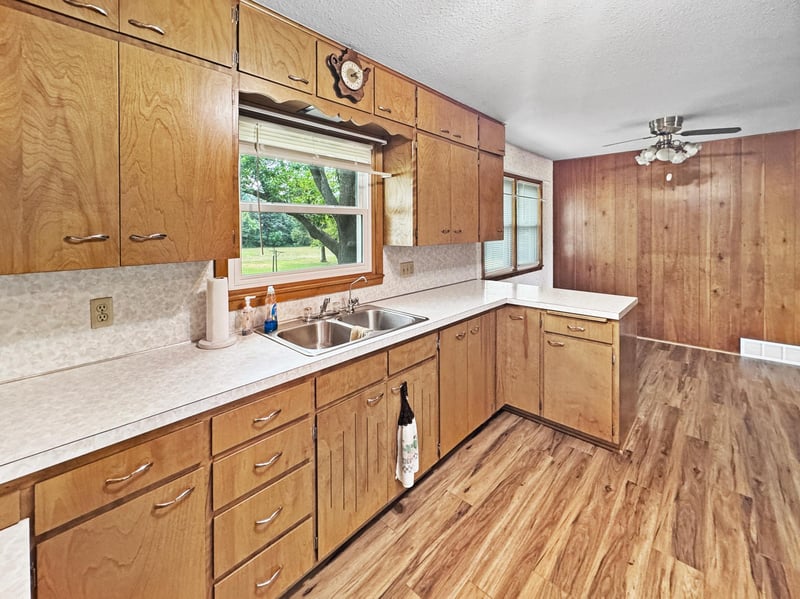 2420 34th St, Slayton, MN 56172