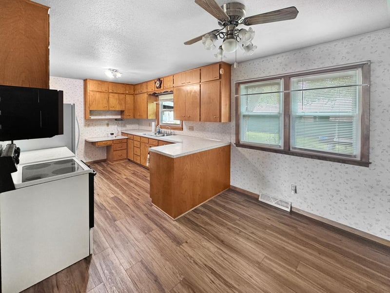 2420 34th St, Slayton, MN 56172