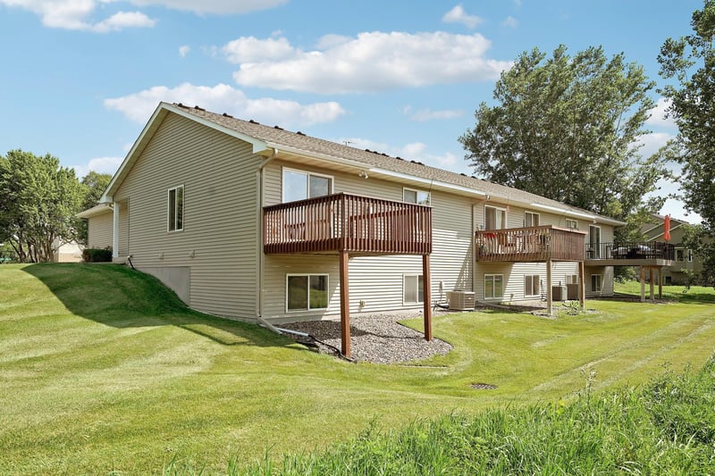 7633 Fox Creek Ct, Greenfield, MN 55373
