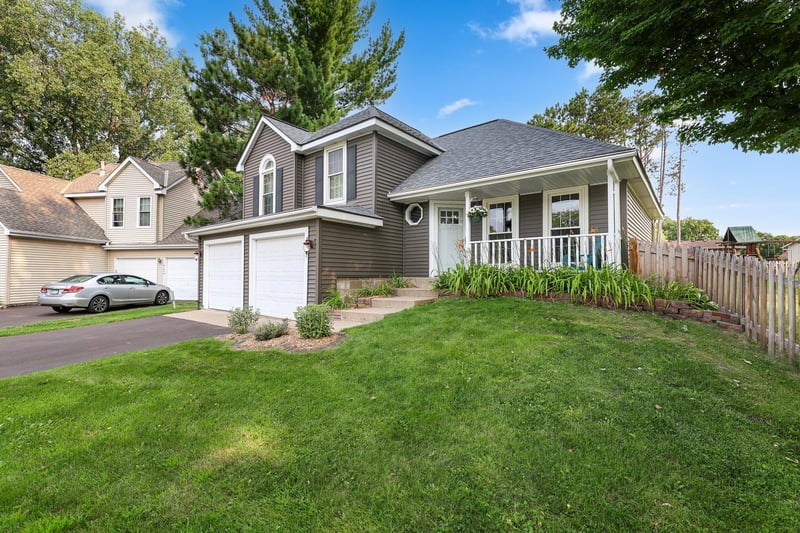 8607 Shiloh Ct, Eden Prairie, MN 55347