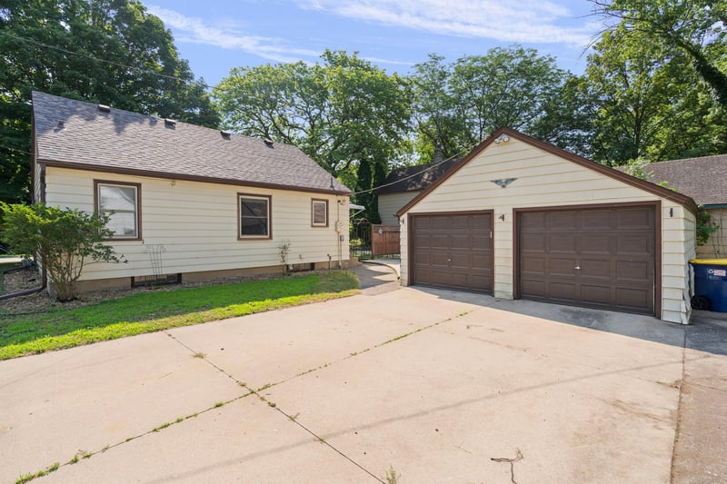 1028 1st Ave NE, Faribault, MN 55021