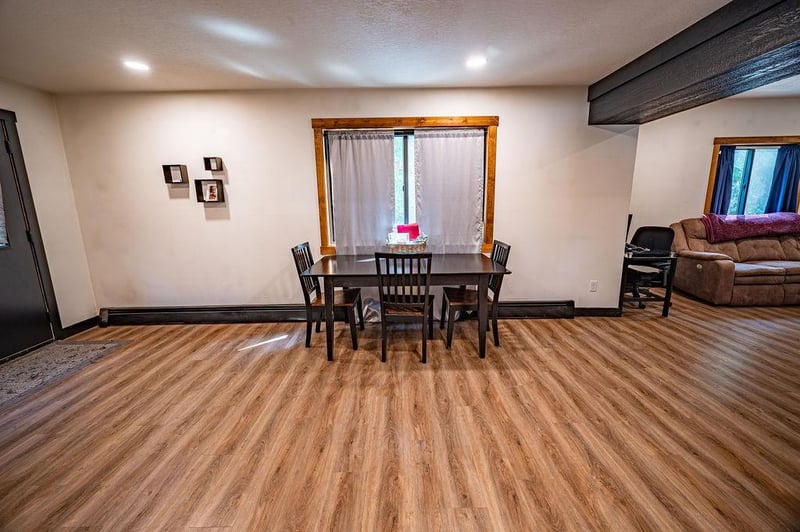 616 Hilton St, Prescott, WI 54021