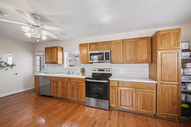 417 Countryside Dr SE, Montgomery, MN 56069