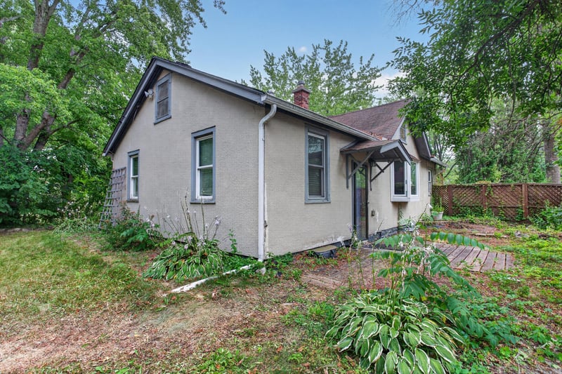 835 W 2nd St, Rush City, MN 55069