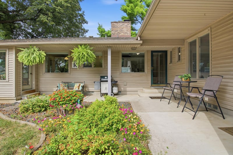 302 N 9th St, Montevideo, MN 56265