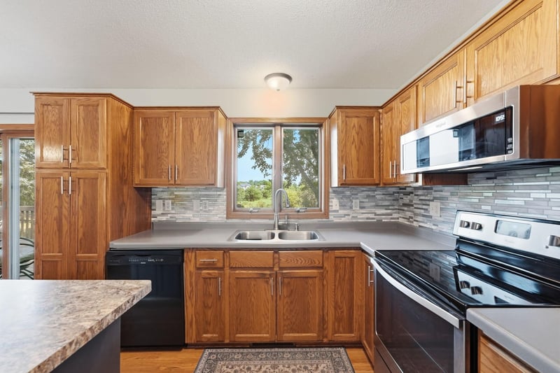 1425 4th St N, Sartell, MN 56377