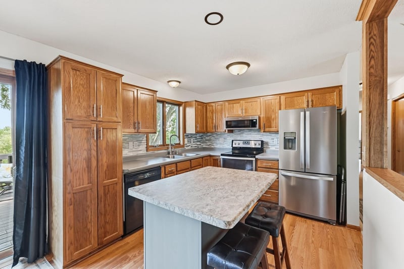1425 4th St N, Sartell, MN 56377