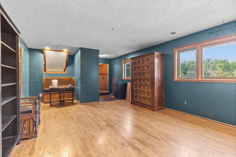 14011 Hayes Rd, Apple Valley, MN 55124