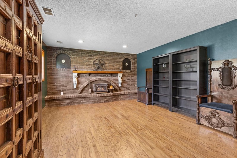 14011 Hayes Rd, Apple Valley, MN 55124