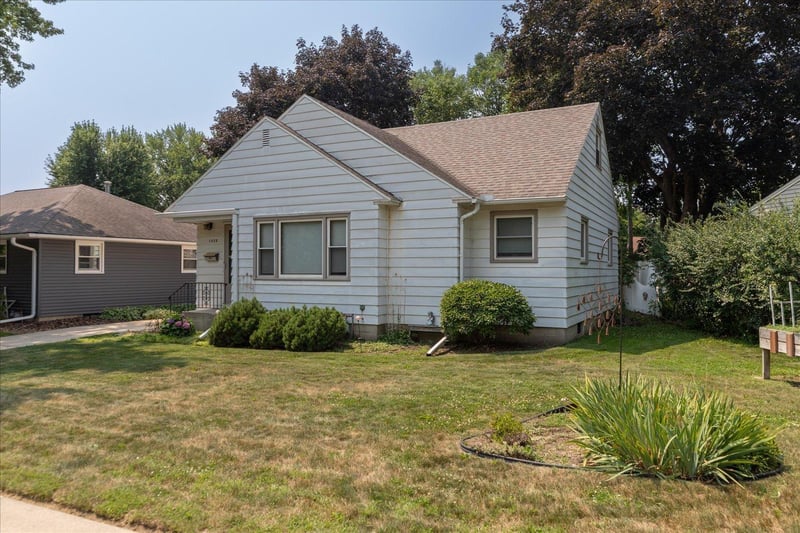 1429 14th Ave NW, Rochester, MN 55901