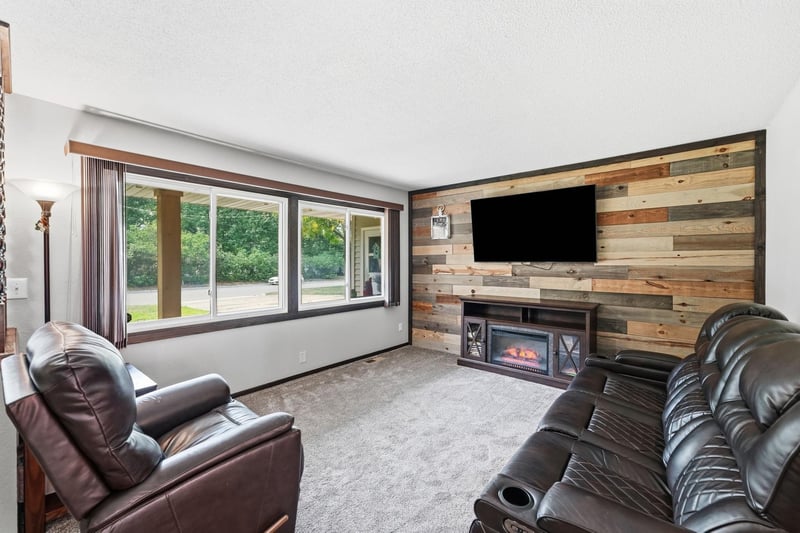 214 Highview Dr W, Sartell, MN 56377