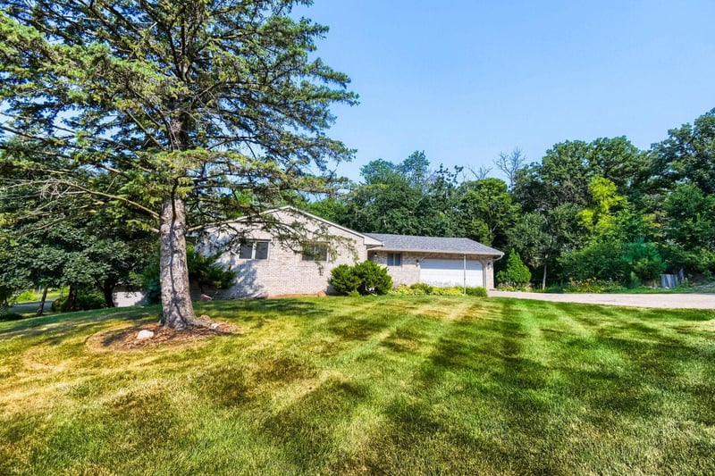 2795 Helen St N, North Saint Paul, MN 55109