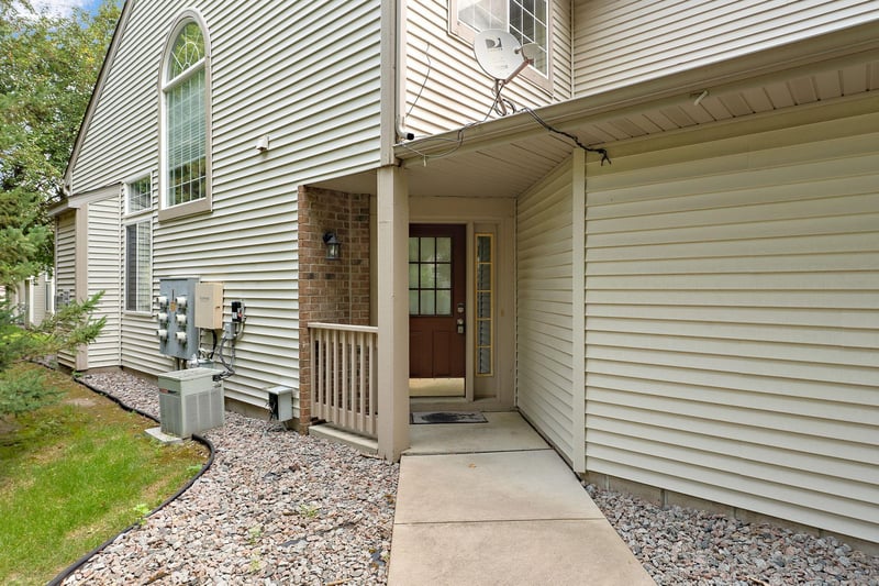 4179 Running Brook Rd, Eagan, MN 55122
