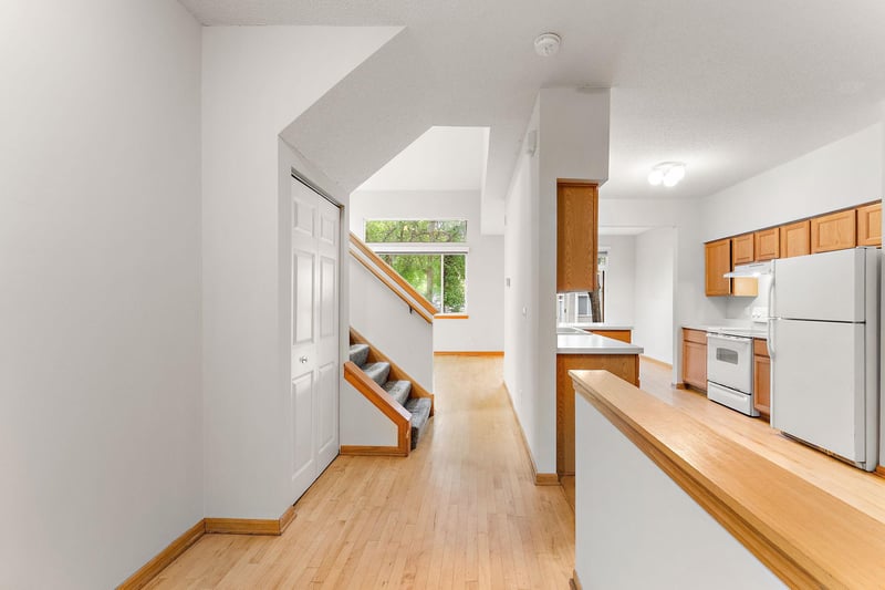4179 Running Brook Rd, Eagan, MN 55122