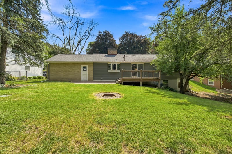 236 Terrace Dr, Mankato, MN 56001