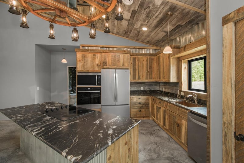 33060 Quinlan Ave, Center City, MN 55012