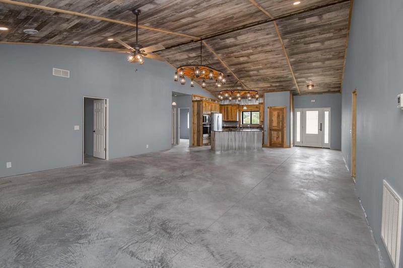33060 Quinlan Ave, Center City, MN 55012