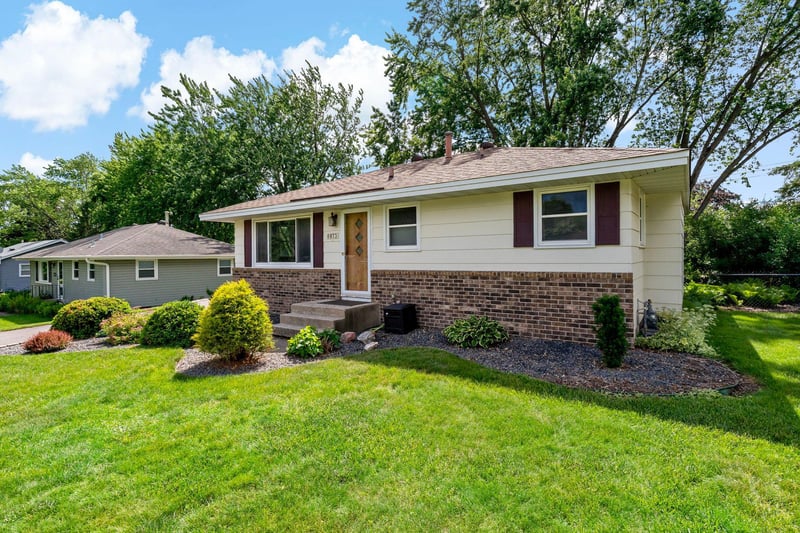 6073 Yukon Ave N, New Hope, MN 55428