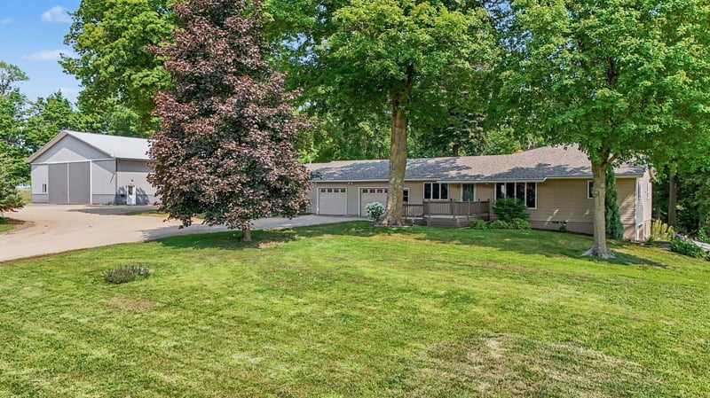 20132 State Highway 99, Le Center, MN 56057