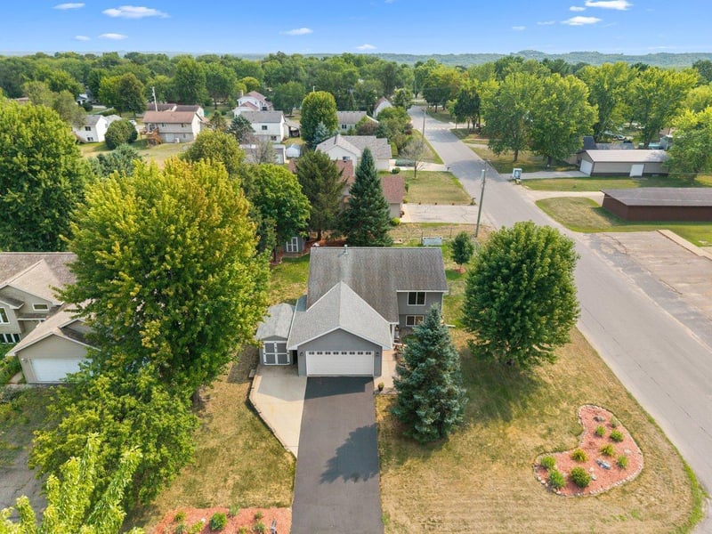 735 Laura St, Prescott, WI 54021