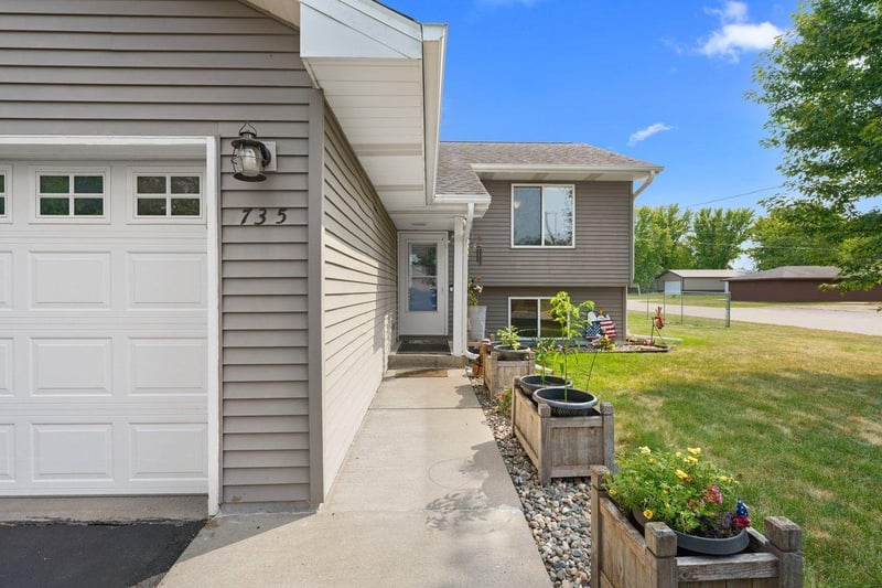 735 Laura St, Prescott, WI 54021