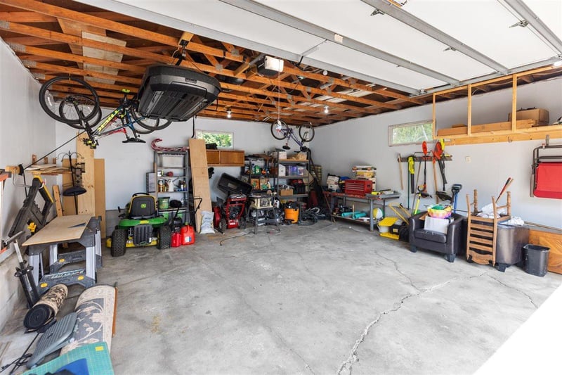 1733 White Bear Ave N, Maplewood, MN 55109