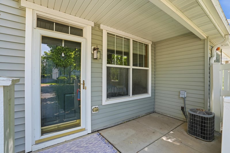 1601 Woodlynn Ave #4, Maplewood, MN 55109