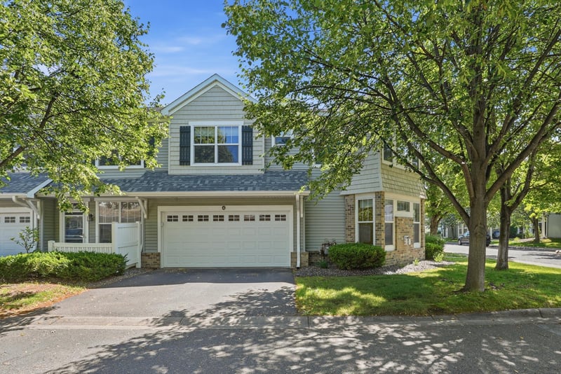 1601 Woodlynn Ave #4, Maplewood, MN 55109