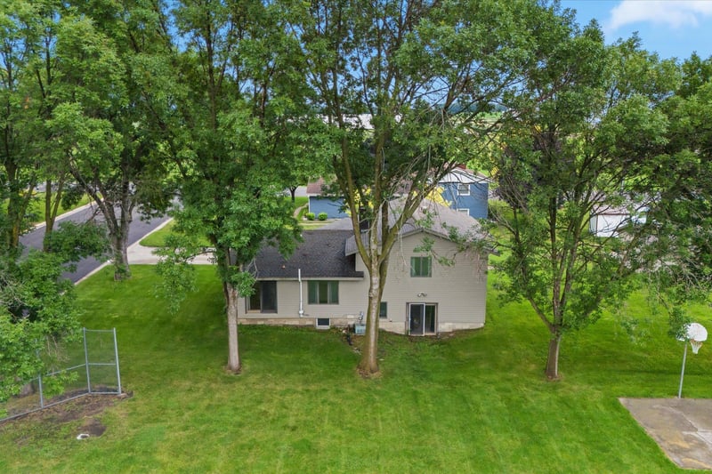 280 Colfax Ave NE, Hector, MN 55342