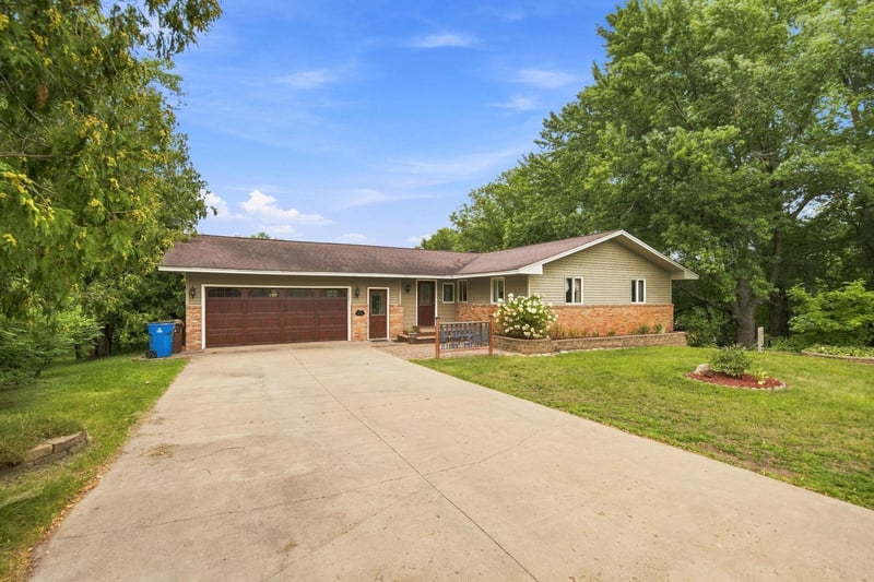 14825 Crow River Dr, Rogers, MN 55374