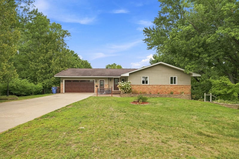 14825 Crow River Dr, Rogers, MN 55374