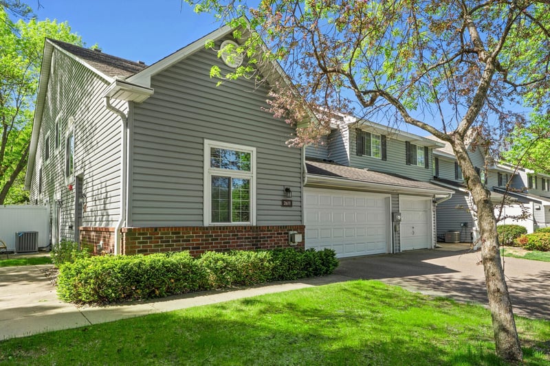 2611 Concord Way, Mendota Heights, MN 55120