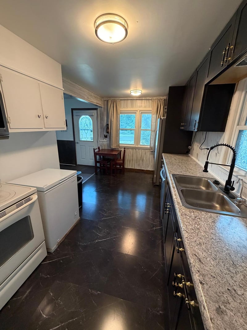 610 S Main St, Badger, MN 56714