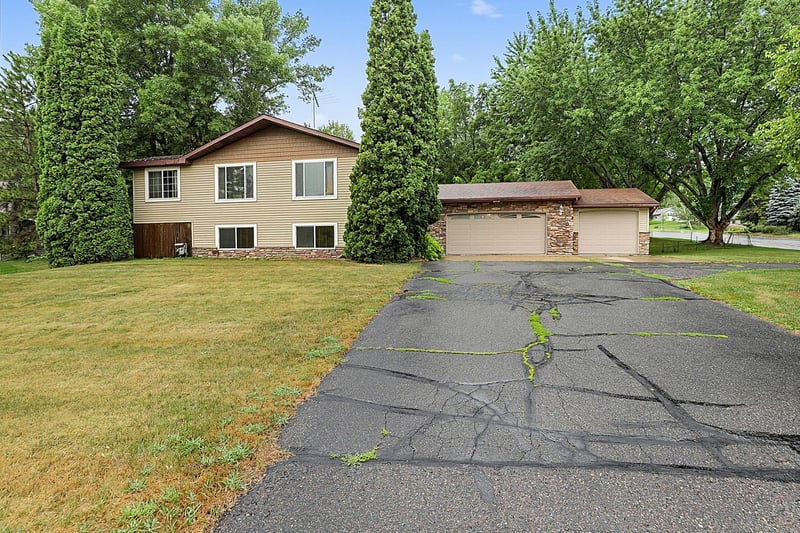 15 14th Ave S, Cold Spring, MN 56320