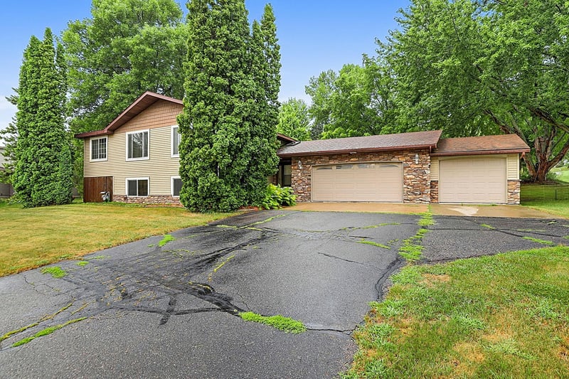 15 14th Ave S, Cold Spring, MN 56320