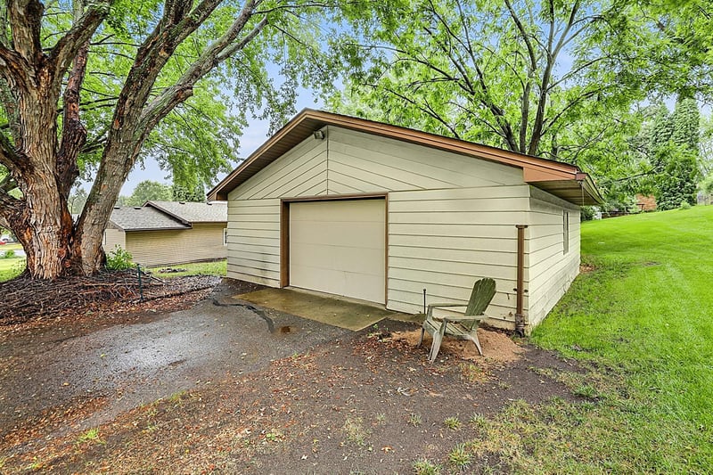 15 14th Ave S, Cold Spring, MN 56320