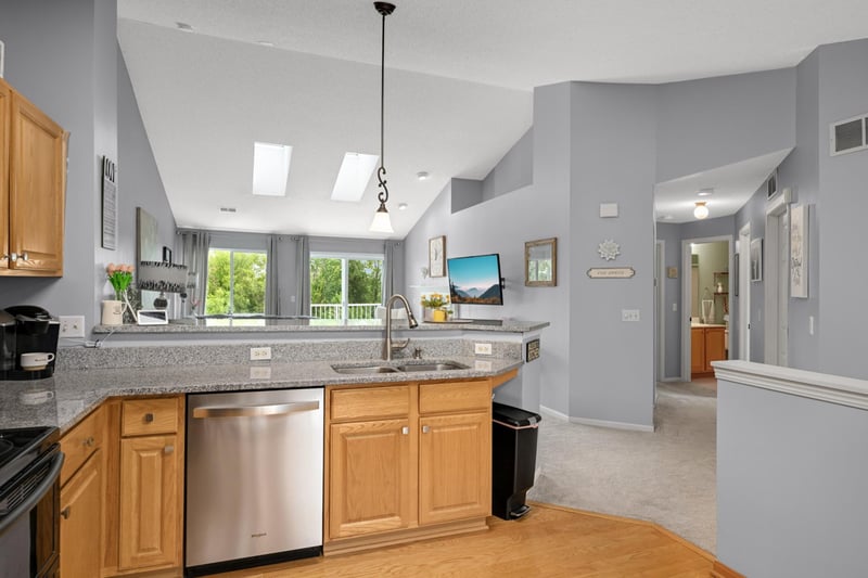 2161 Cool Stream Cir, Eagan, MN 55122