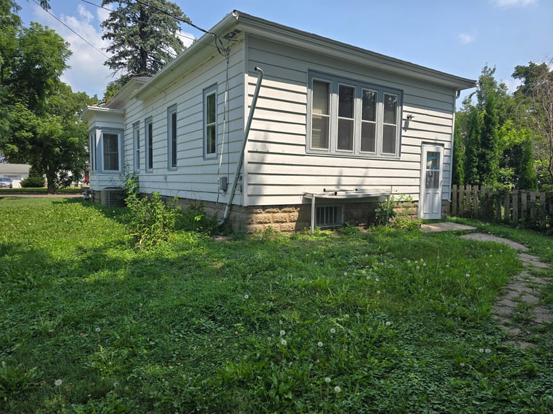 316 E 2nd St, Fairmont, MN 56031